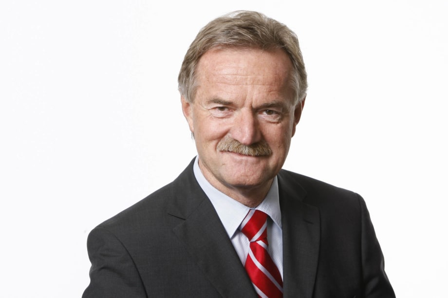 Daimler Trucks' Global Development Head Weiberg Retiring, to be Replaced by Ennerst