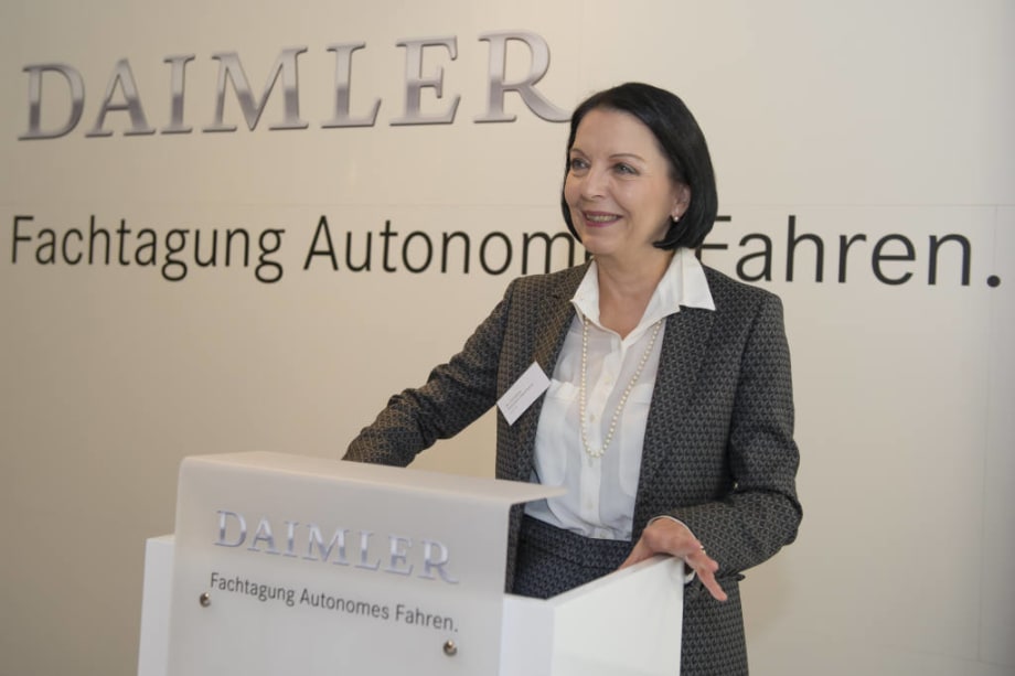 Daimler Explores Legality of Self-Driving Cars