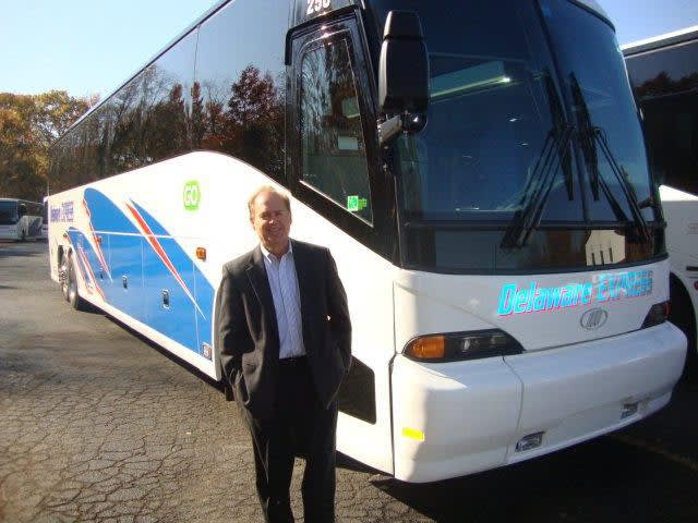 MCI delivers 2 new J4500s to Delaware Express