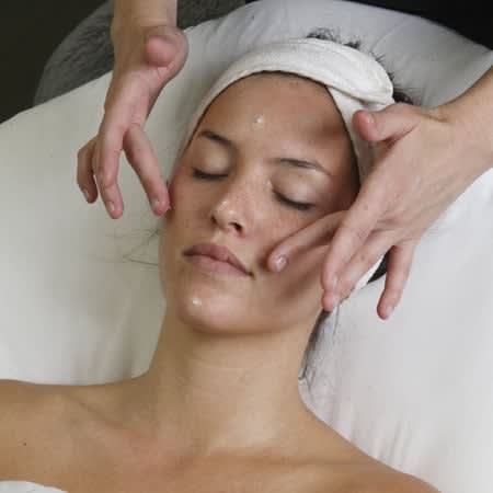 Dermaplus Skin + Body Signature Facial