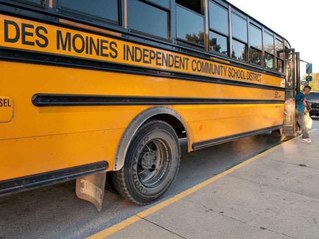 2 bus drivers die in Iowa, New Mexico incidents