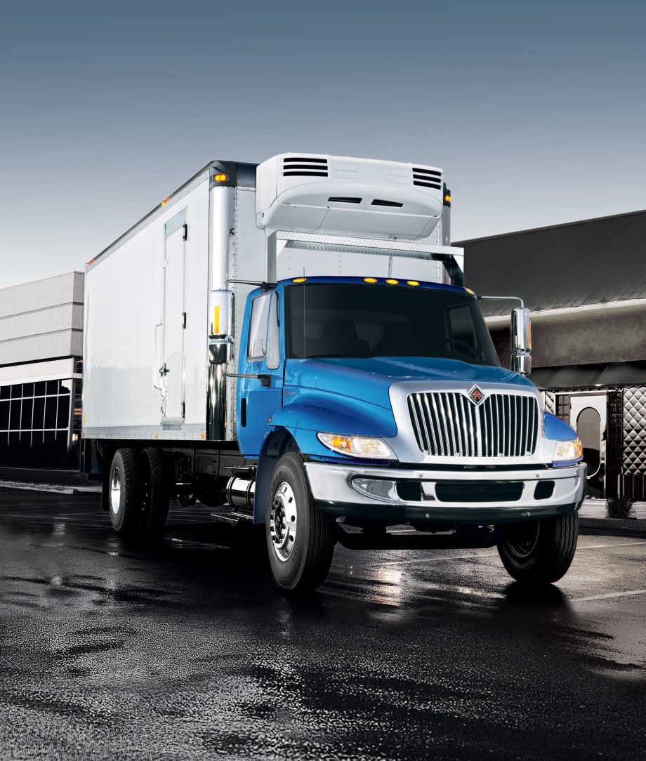  Navistar Releases First International DuraStar Vehicles To Market With Cummins ISB Engines