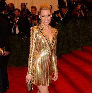 Elizabeth Banks Shines at MET Ball