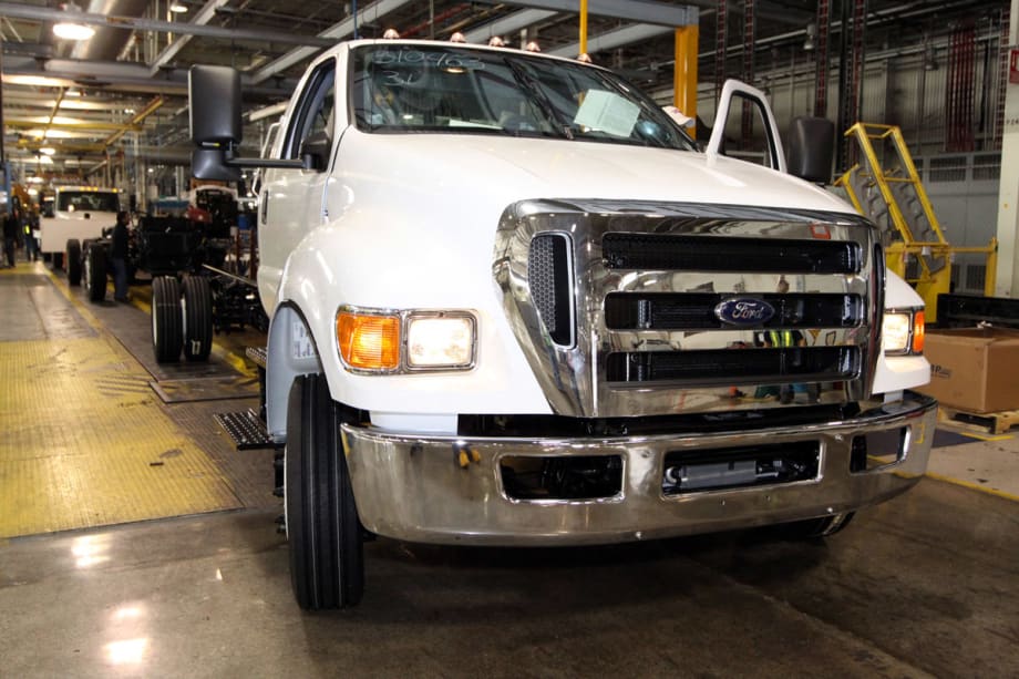 Ford's 2012-MY 6.8L V-10 F-650 Begins Production