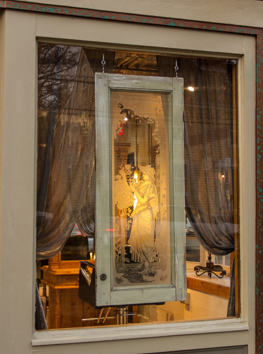 Salon Tour: Echo A Salon