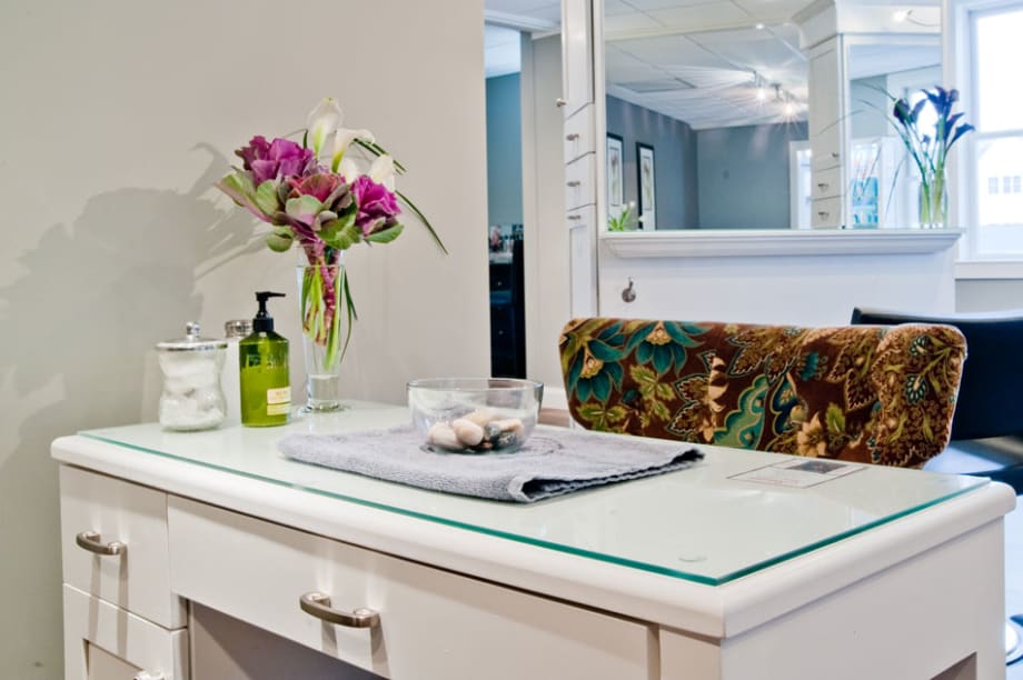 Elavina Salon and Spa