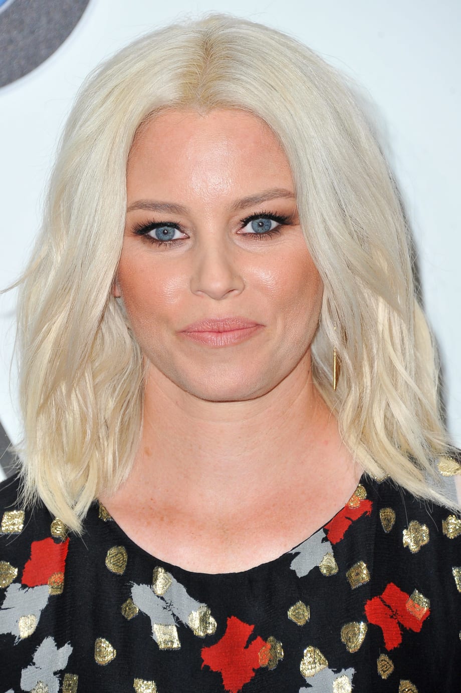 Leveling Up: Why Platinum Blonde Will Remain the Cool-Girl Color for 2018
