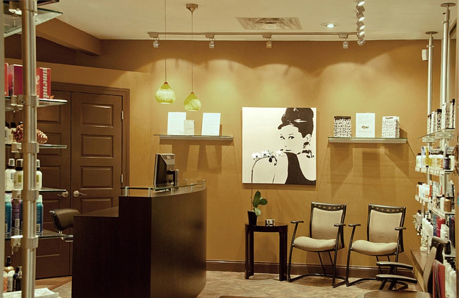 Emi's Salon & Spa