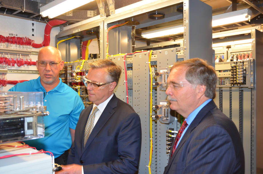 Rail Administrator Szabo visits Siemens plant