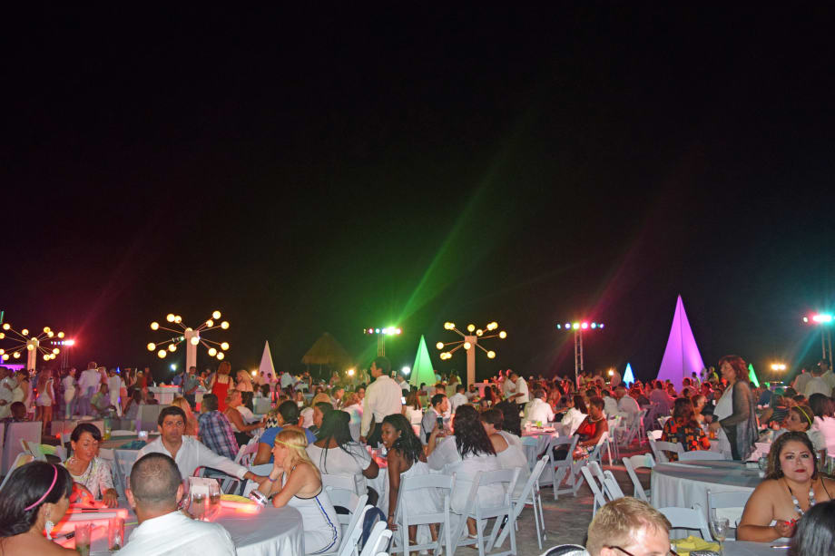 Modern Reports: Farouk Cancun 2015