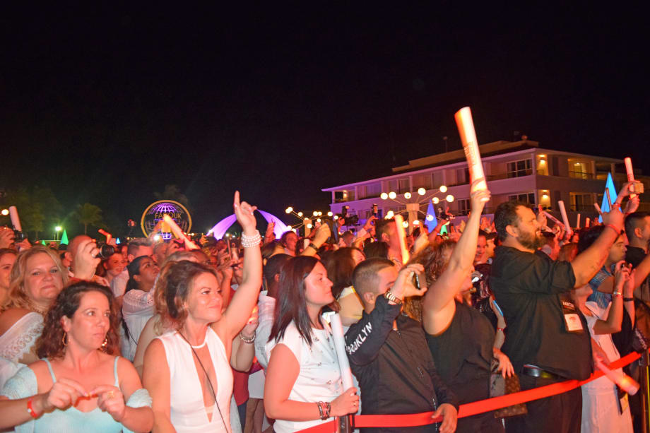 Modern Reports: Farouk Cancun 2015