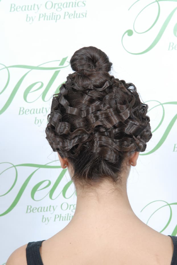 HOW-TO: Renaissance Crimped Updo
