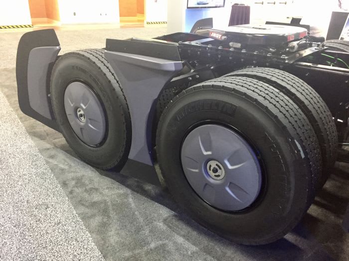 Freightliner Offers FlowBelow AeroKit on Cascadia