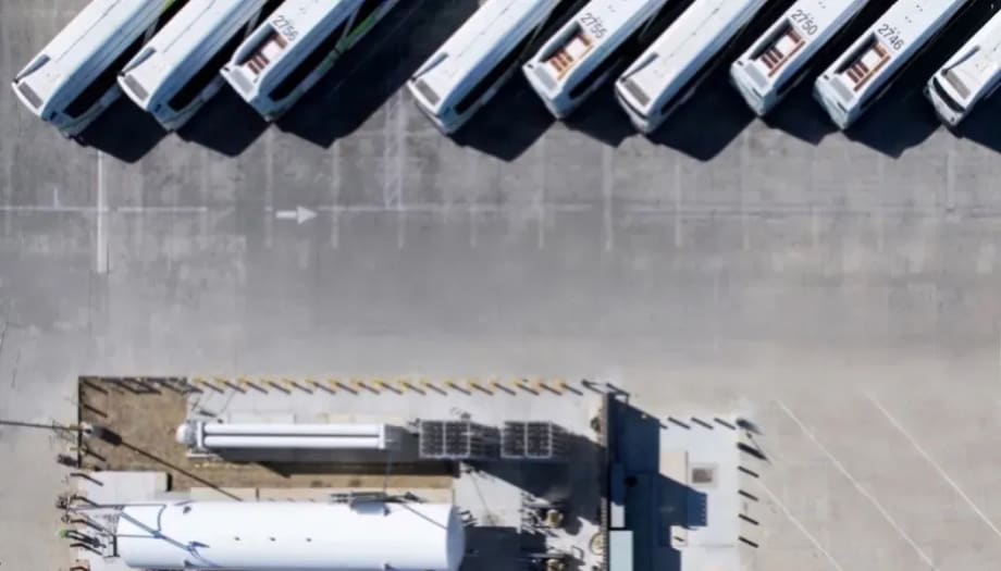 A drone shot of vehicles parked.