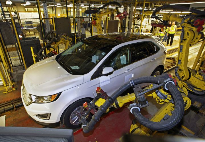 Ford Begins Building 2015 Edge With New Workers