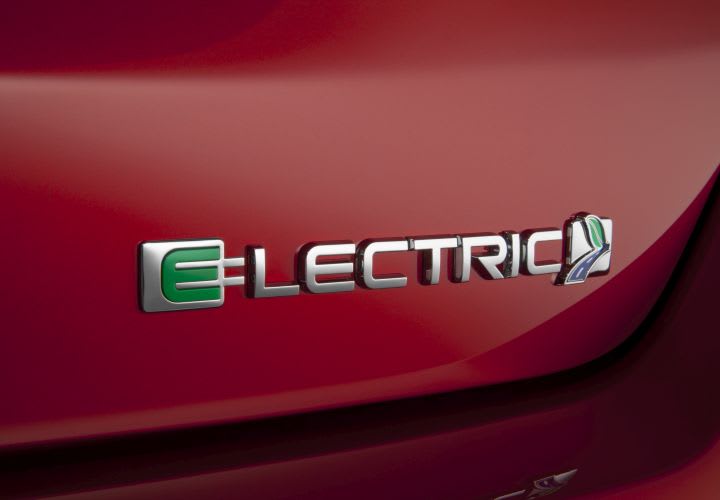 Navy to Add Large Leased EV Fleet in Calif.