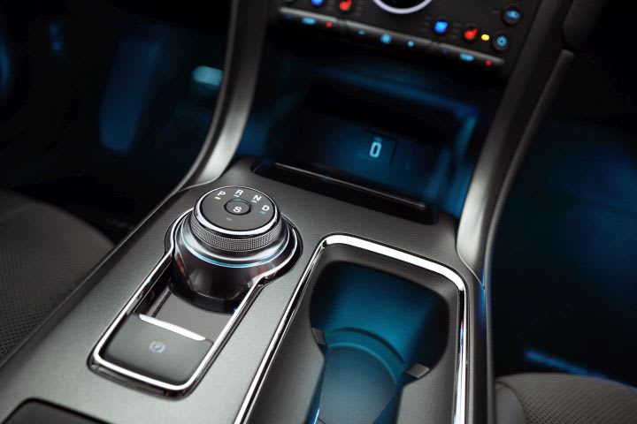 Ford Refreshes 2017 Fusion's Cup Holders