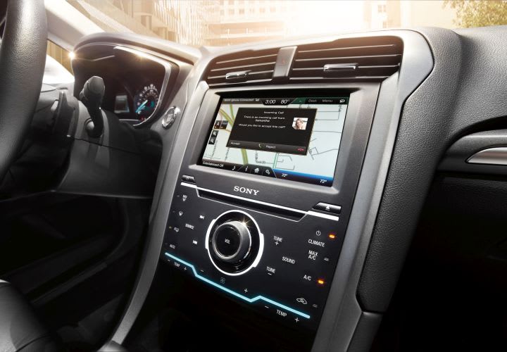 Ford Adds Apple's Siri Eyes-Free to SYNC