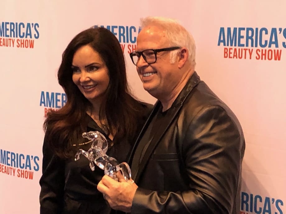 Cosmetologists Chicago Gives Out Awards and Scholarships at the President's VIP Reception
