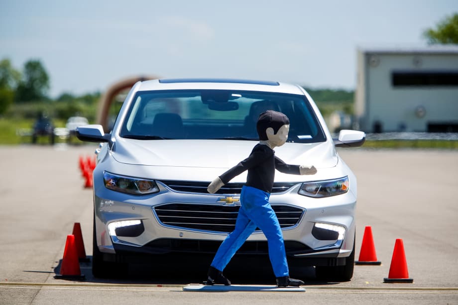 GM Expands Safety Tech in 2016 Models