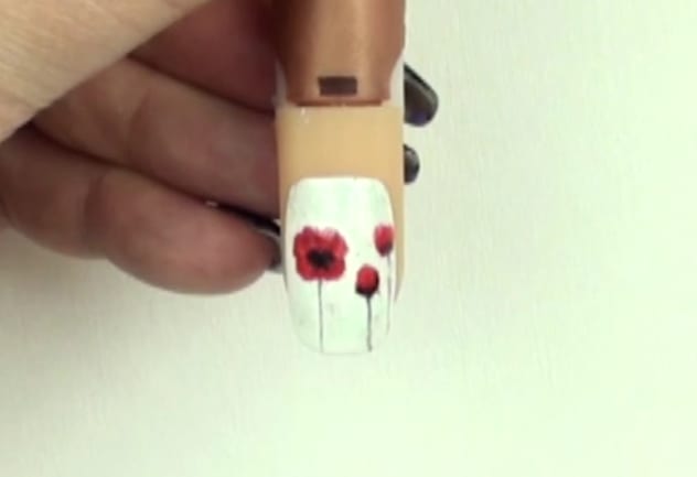 Poppy Nail Art Using Gel 2 Gel-Polish