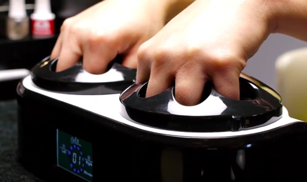 Gel II's Two-Hand Steam Gel-Polish Removal