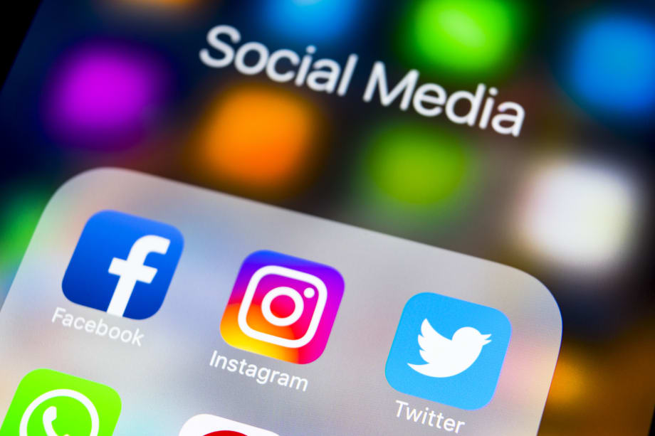Facebook or Instagram: Which is Better for the Solo Artist?