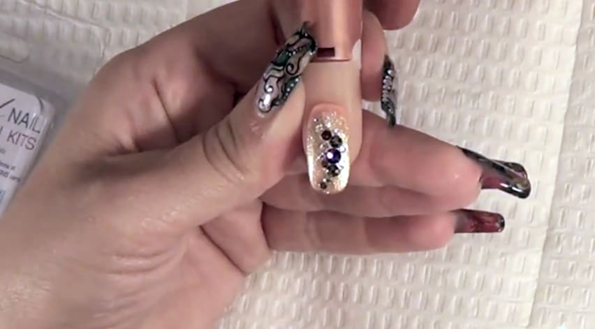 Luxio Crystal Nail Design Kit Application