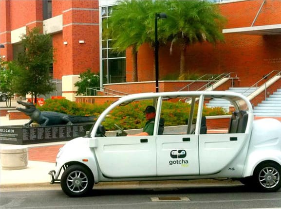 Company provides free rides to university students using electric cars