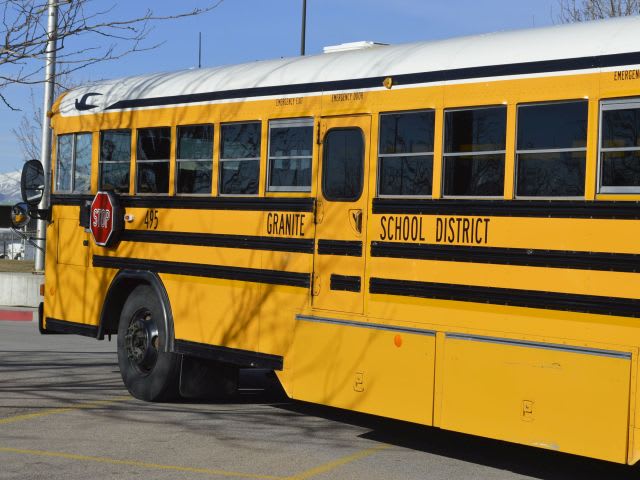 District calls for student-designed school bus ads