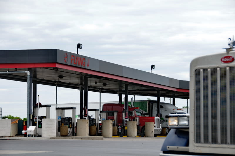 Two Fleets Accuse Pilot Flying J CEO of Fraud over Fuel Rebates