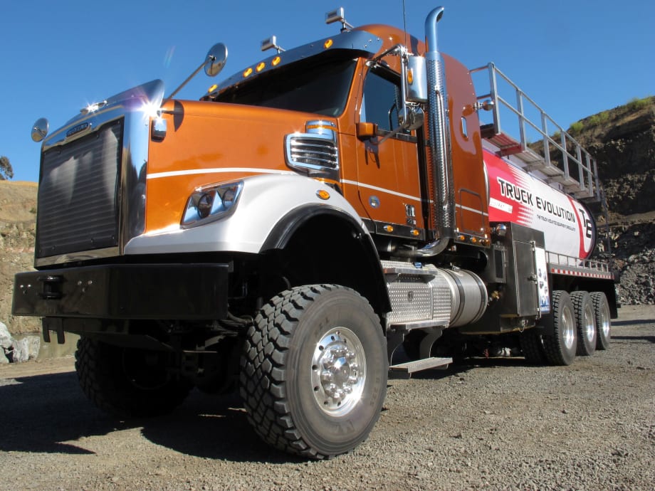 QuickSpin: Freightliner 122SD 8x8  Extreme Heavy-Haul