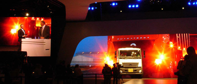 Global Reach Aids Design, Manufacture of Trucks and Buses, Daimler Head Says
