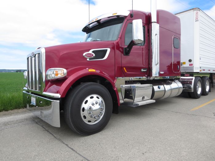 Peterbilt Model 567 Heritage Evokes  'Large Cars'