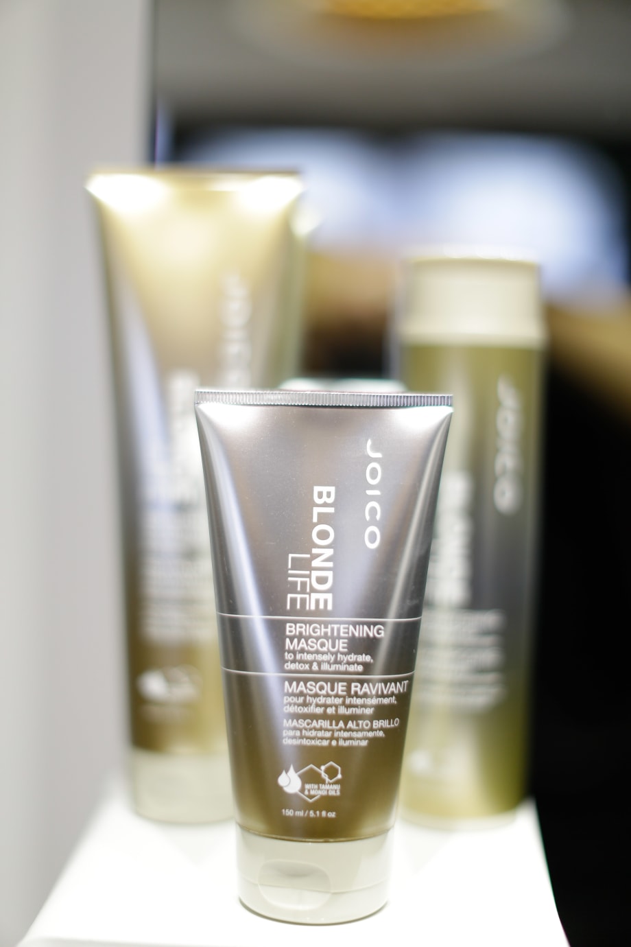 Live The Blonde Life: Riawna Capri Takes Hilary Duff Icy Blonde With Joico Blonde Life
