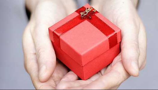 Tips for Retailing Skincare for the Holidays