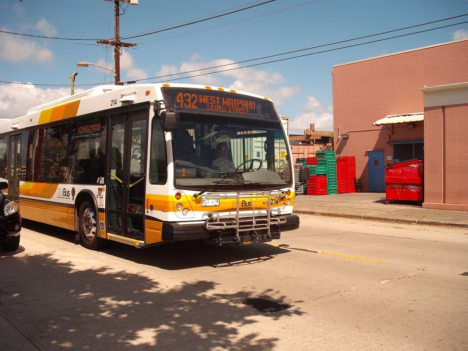 5 retired Honolulu buses to be turned into homeless shelters