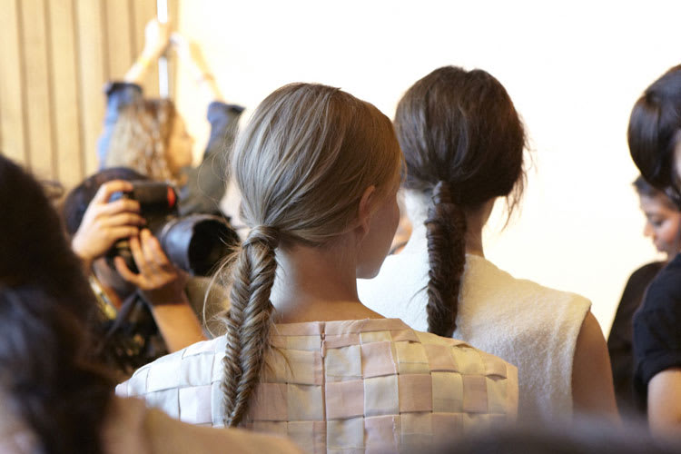 HOW-TO: Effortless Fishtail Braid
