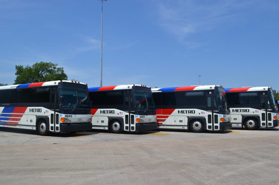 Houston Metro retains First Transit