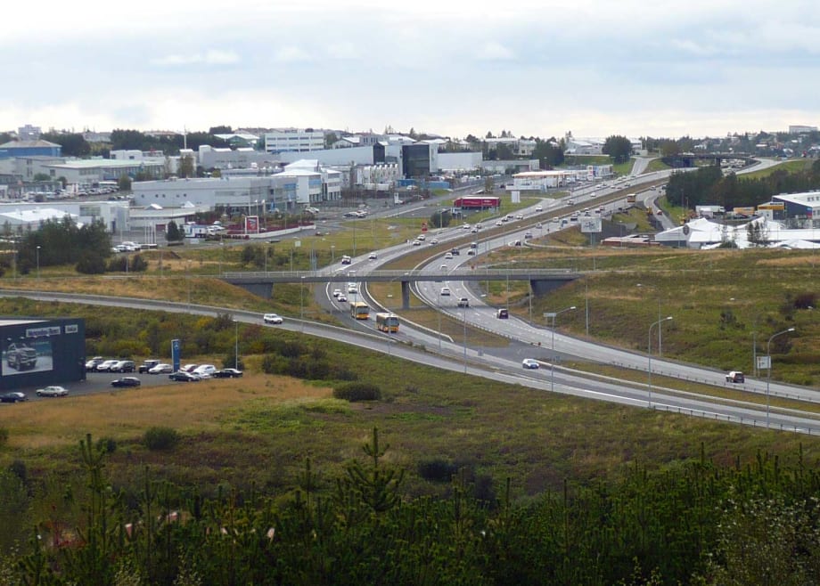 Iceland Opens First Electric Car Rental Service