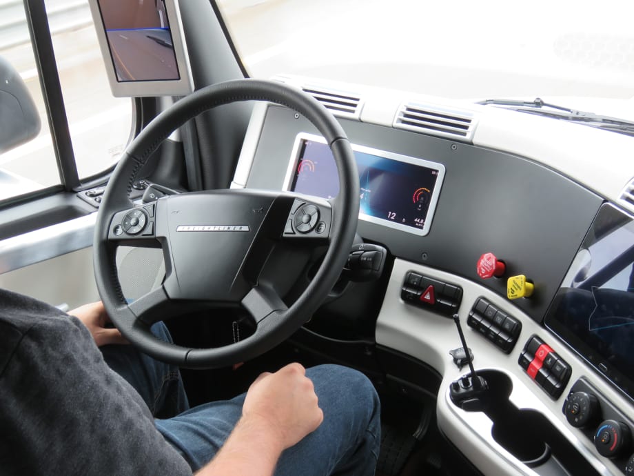 Trucking Alliance Endorses Developing Autonomous Trucks