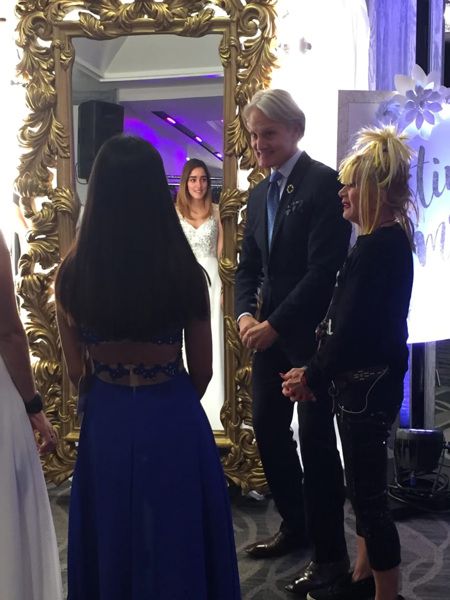 Paul Mitchell Future Professionals Prepare Students for the Prom with Makeovers and Mentoring