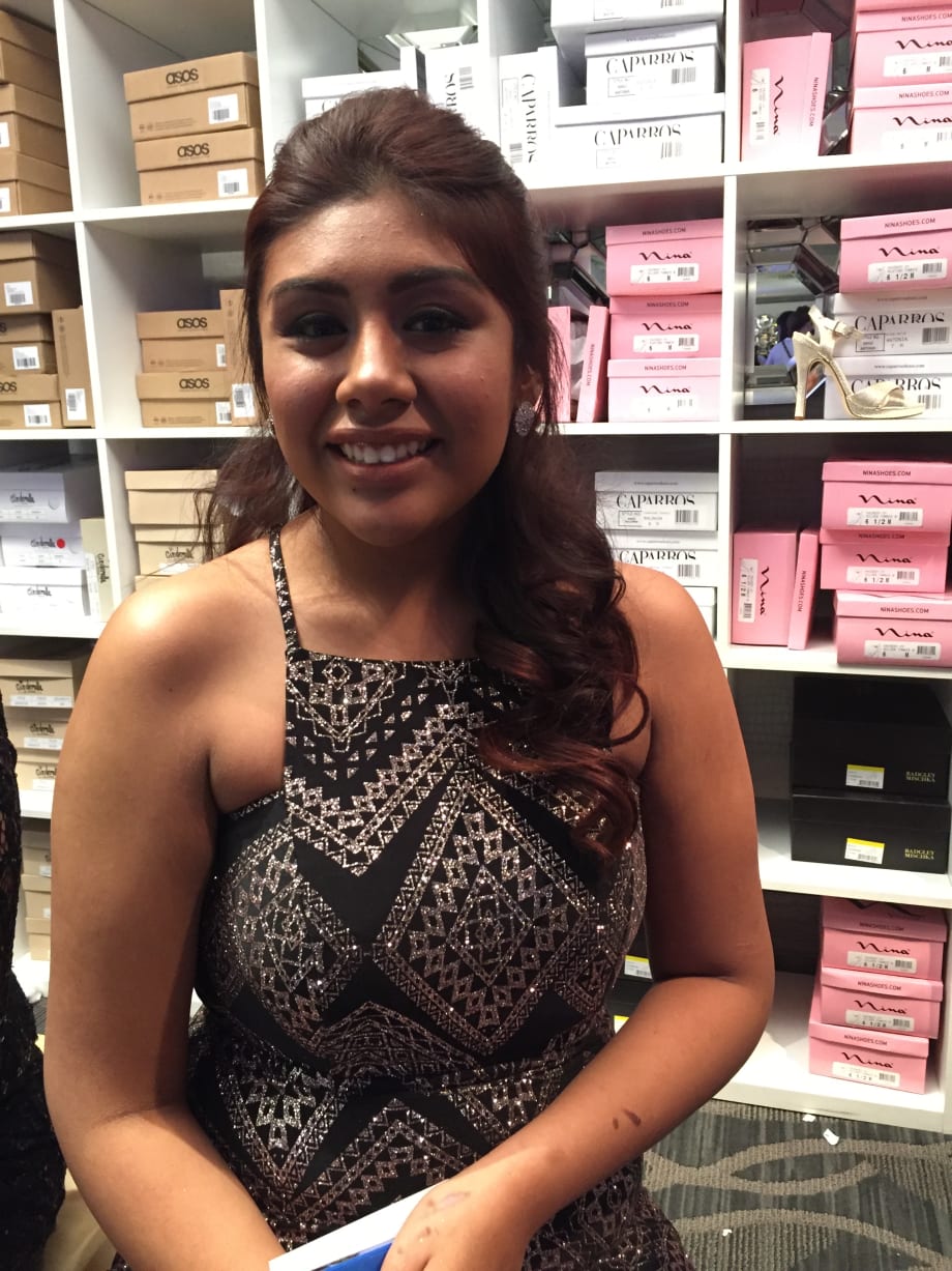 Paul Mitchell Future Professionals Prepare Students for the Prom with Makeovers and Mentoring
