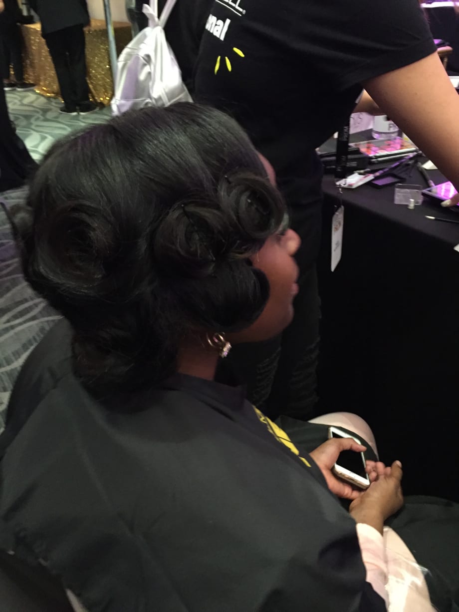 Paul Mitchell Future Professionals Prepare Students for the Prom with Makeovers and Mentoring