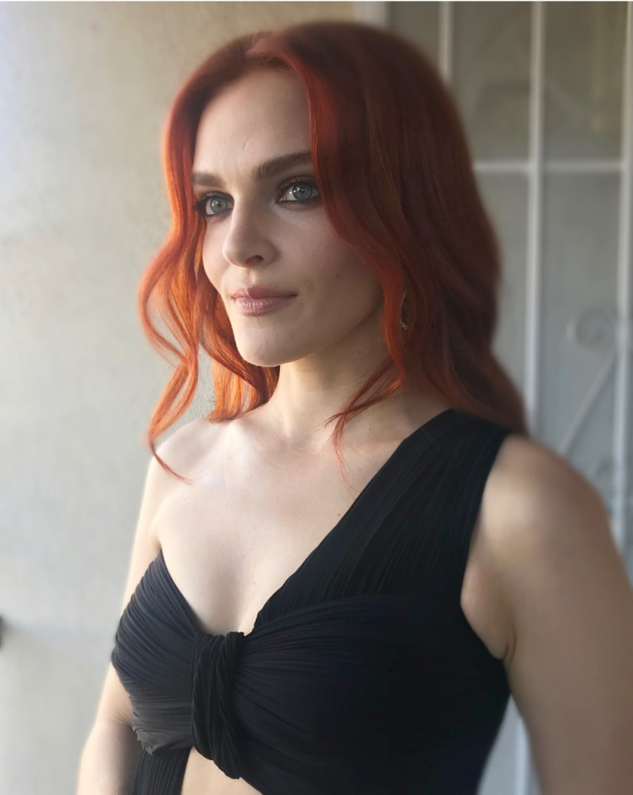 Golden Globes 2019: Maddie Brewer by Mara Roszak for Biolage