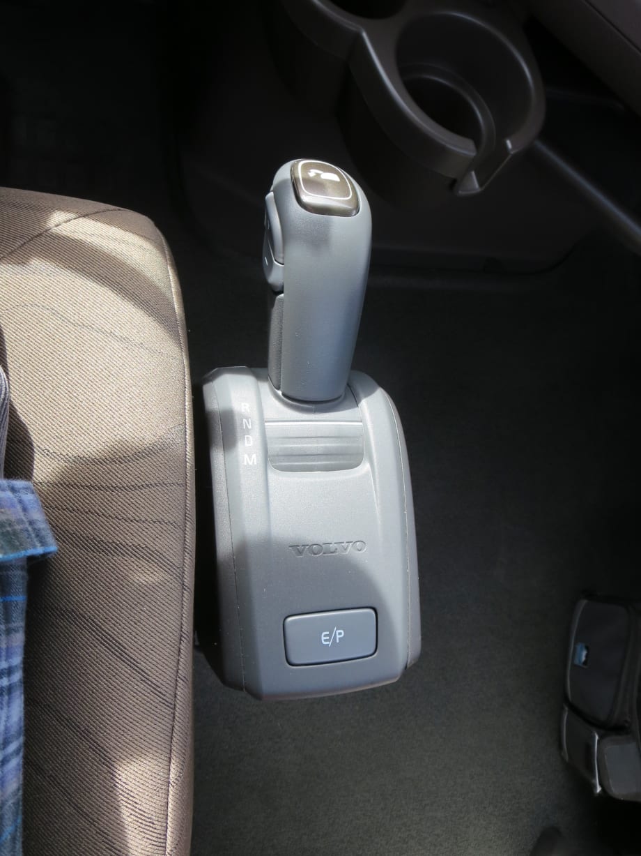 Direct/Overdrive Adds Efficiency to Bulk-Hauling Volvos