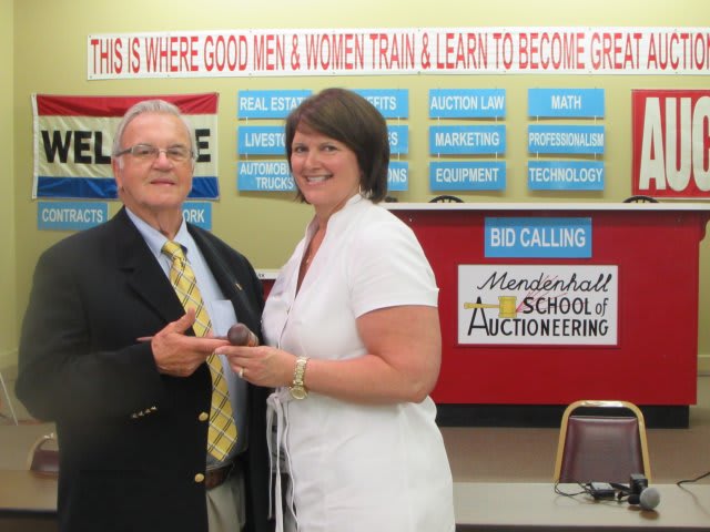NAAA President Graduates School of Auctioneering