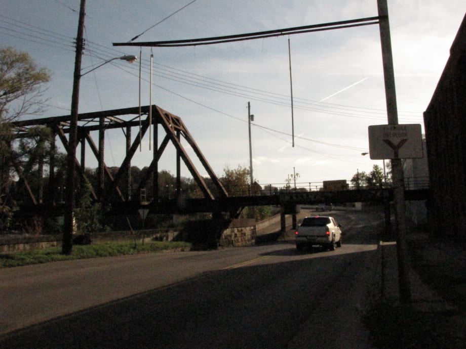 Passing Thru Zanesville: Forlorn Trailers, the ‘Y-Bridge’ and a ‘Telltale’ Warning 