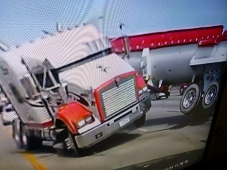 Jackknifes Happen Often on Dry Roads, Too