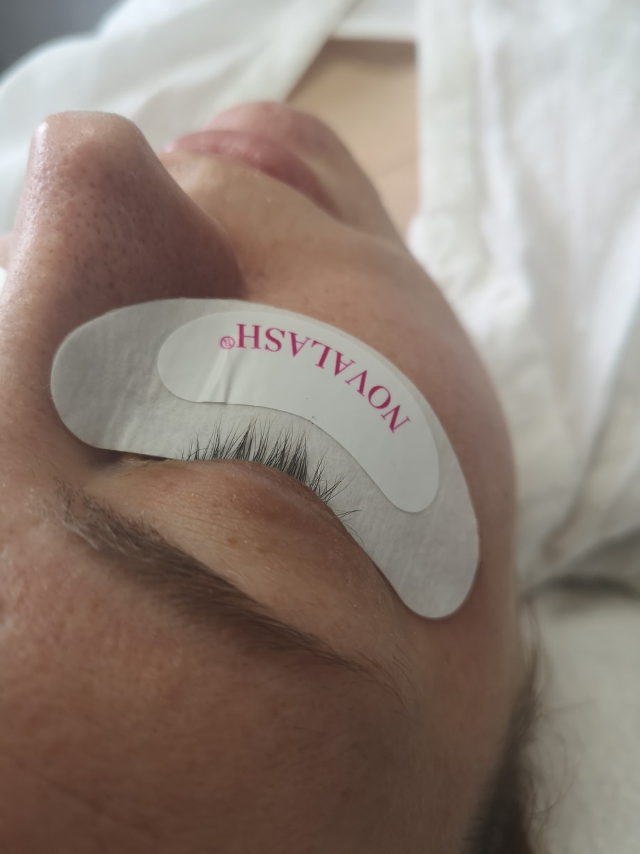 Create a Natural Look for Clients with NovaLash's NovaMINX Odds